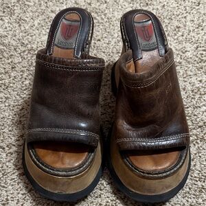 London Footwear Brown Leather Women’s Slip-On Clogs